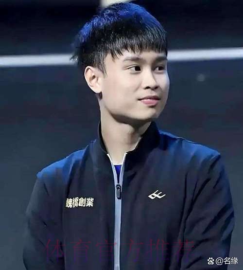 周启豪：温瑞博上来拼得凶，后面采取变化不能硬碰硬